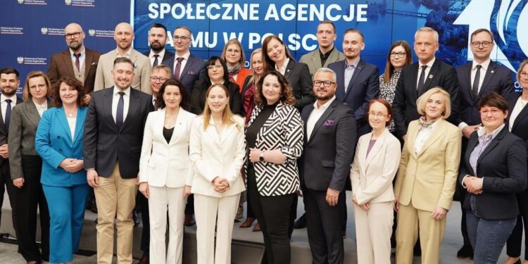 30 gmin dołącza do programu zakładania SAN-ów